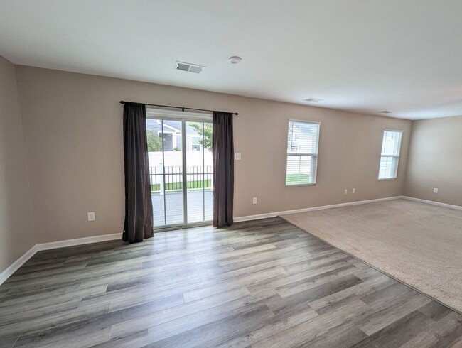 Foto del edificio - 1400 Marquis Pkwy
