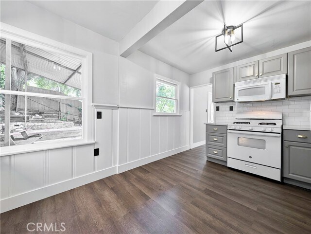 Foto del edificio - 6260 Blanchard Canyon Rd