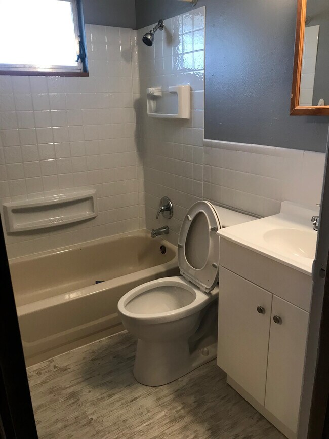 Photo - 221 Ben Nevis Rd House