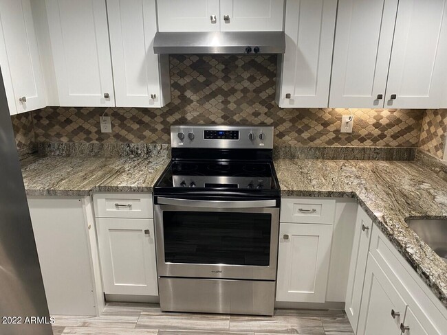 Building Photo - 520 E Weber Dr