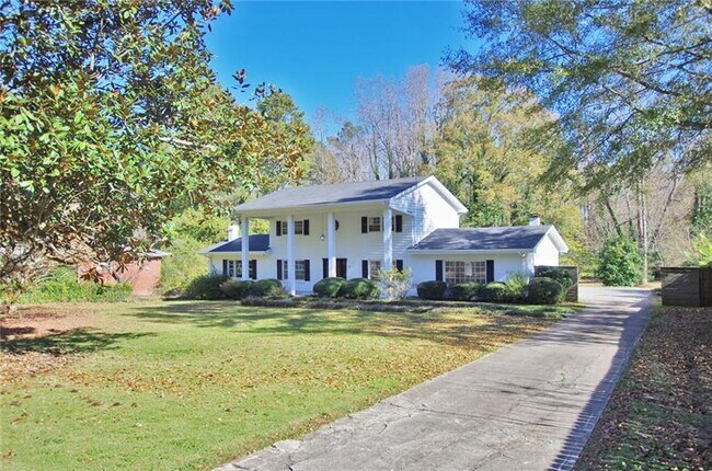 Foto del edificio - 300 Plantation Rd SW