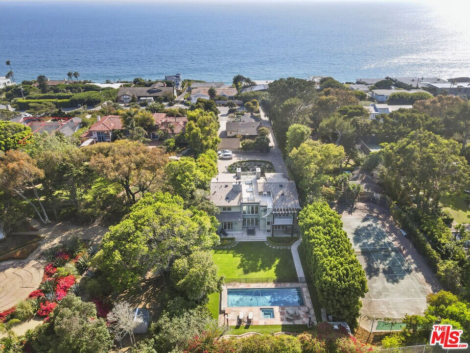 Foto principal - 7322 Birdview Ave