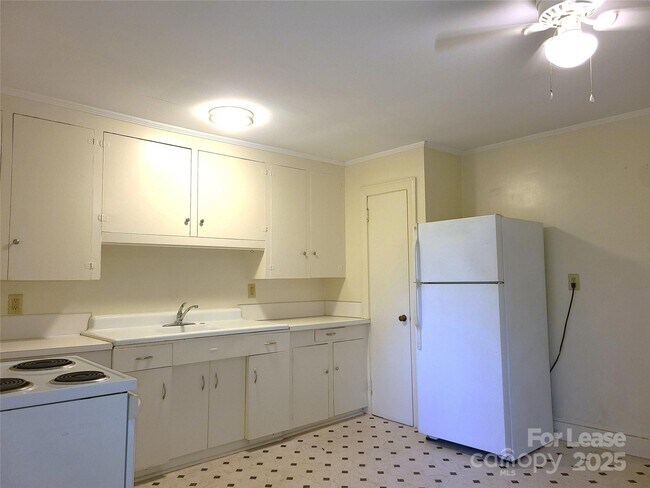 Foto del edificio - 2245 Crescent Ave