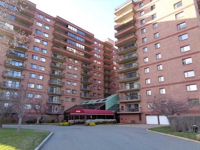 Foto del edificio - 3920 Mystic Valley Pkwy