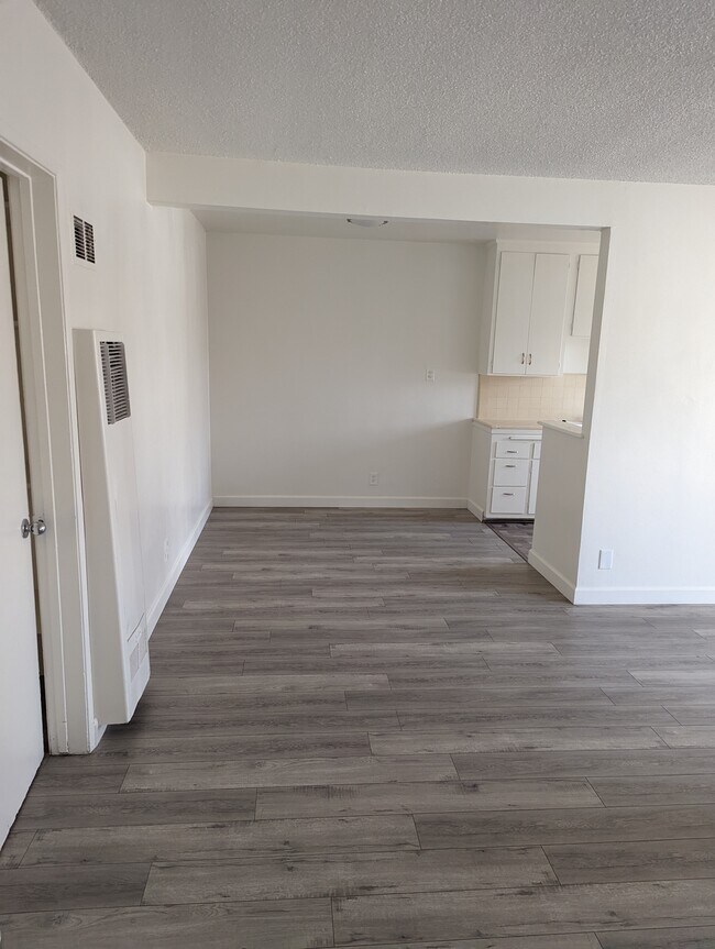 Building Photo - 1746 Hauser Blvd