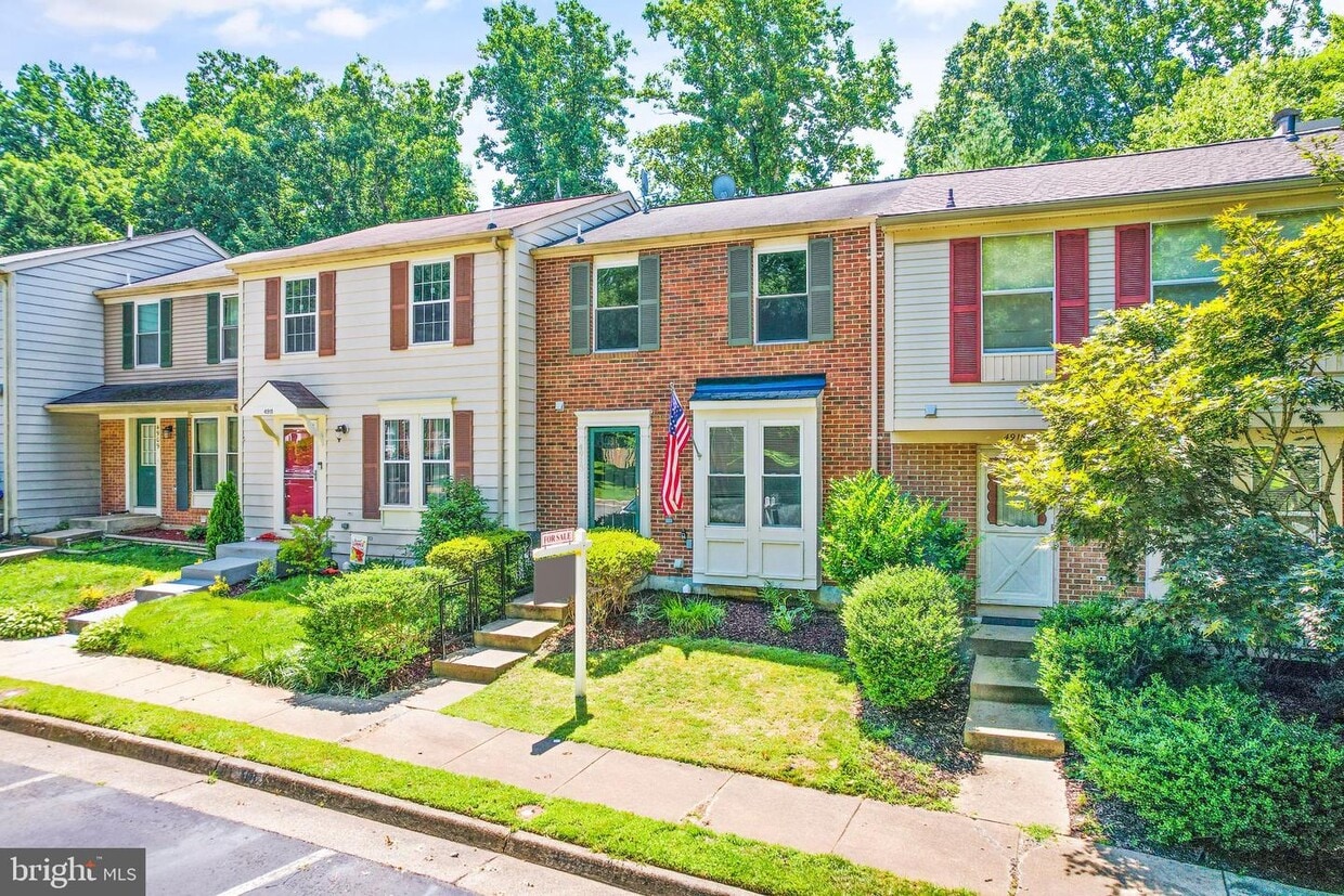 4913 Sugar Maple Ln, Montclair, VA 22025 Townhome Rentals in