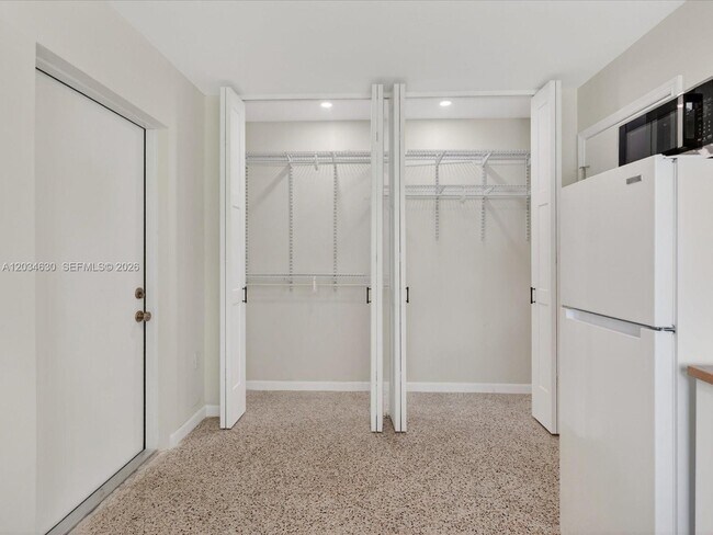 Foto del edificio - 2207 SW 22nd St