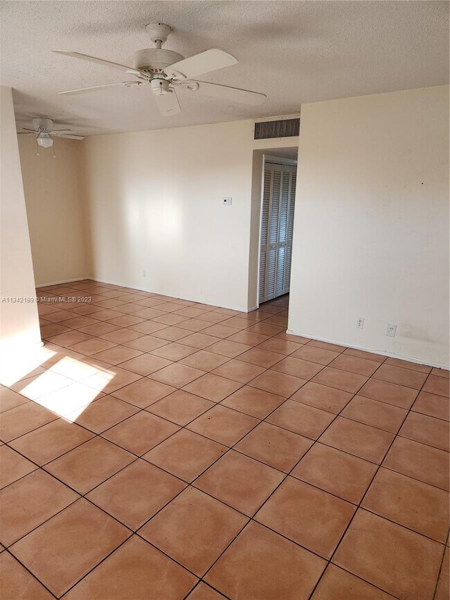 6200 NE 22nd Way Unit 304, Fort Lauderdale, FL 33308 Condo for Rent