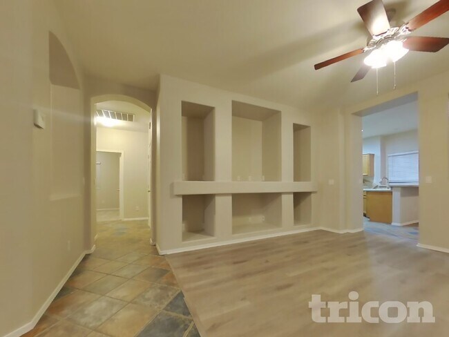 Building Photo - 12513 W Washington St