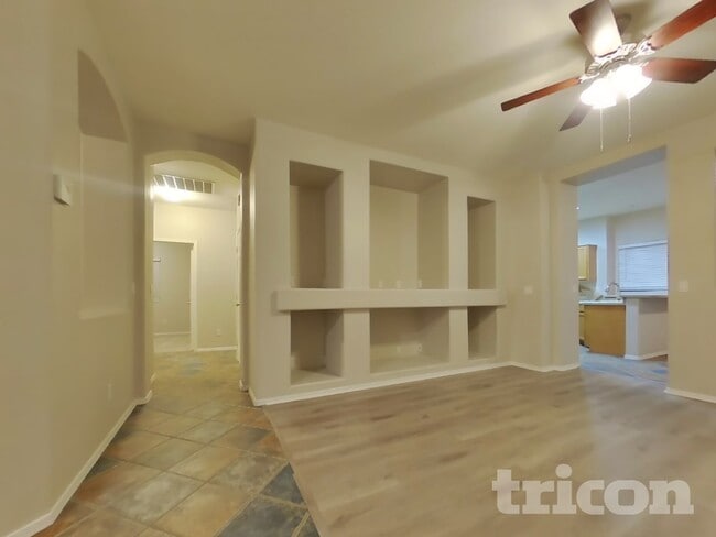 Foto del edificio - 12513 W Washington St