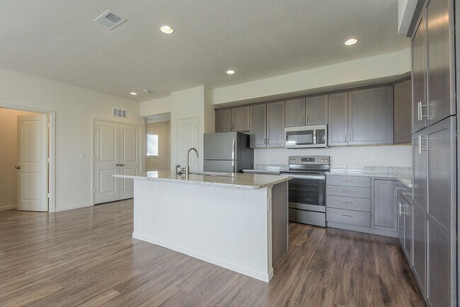 Cocina de madera de abedul - 845 S Sumac St