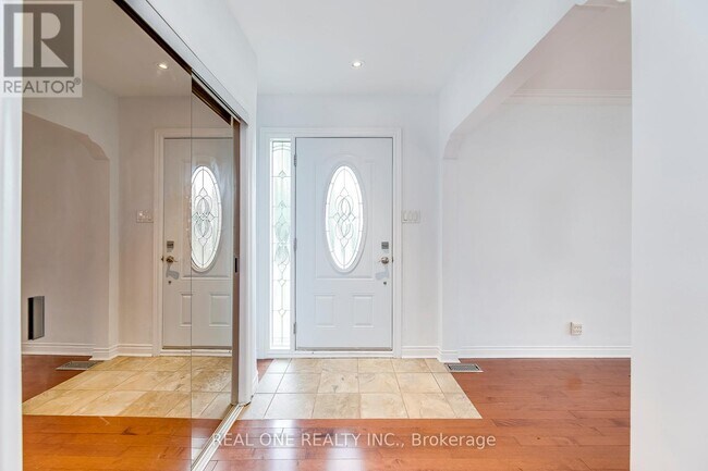 Photo du bâtiment - 2181 Courtland Dr