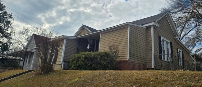 Foto del edificio - FOR RENT centrally located and convenient to Downtown! Available NOW!