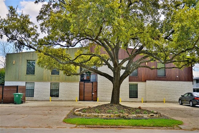 Building Photo - 400 Westmoreland St