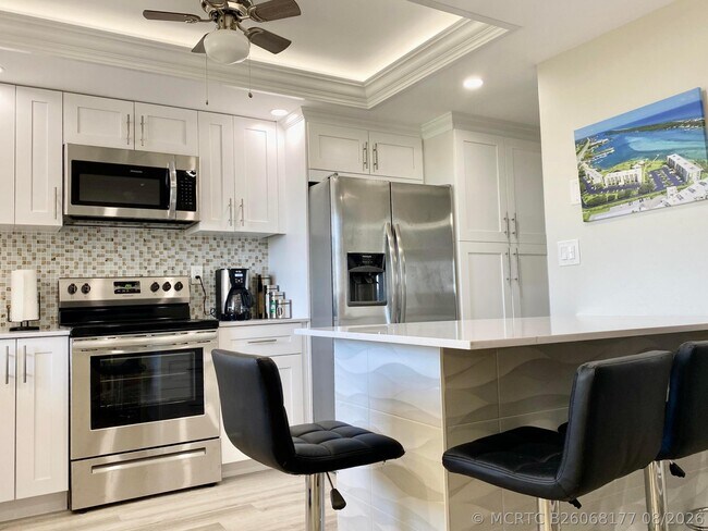 Building Photo - 300 Intracoastal Pl