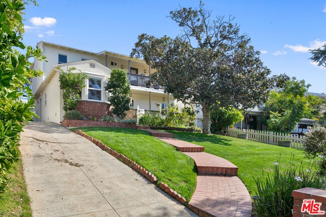 Building Photo - 1342 Holmby Ave