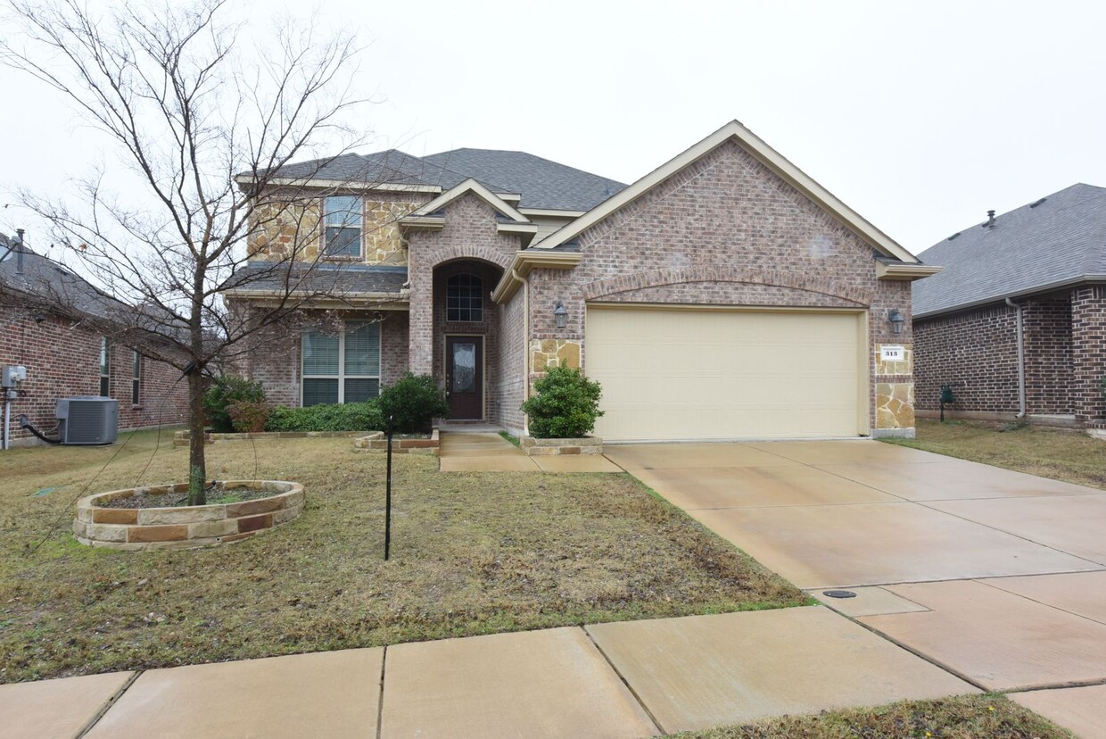 Primary Photo - Happy home for rent featuring an open floo...