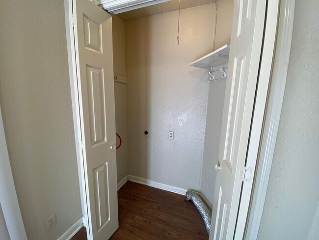 Foto del edificio - August Prelease- 4521 Ave C
