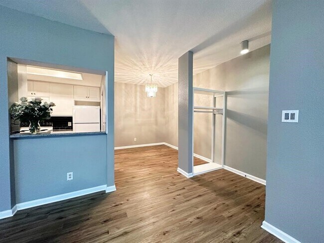 Foto del edificio - 9009 Richmond Ave.