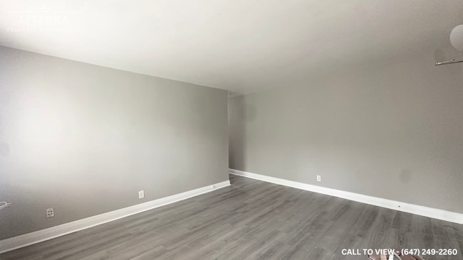 Photo du bâtiment - 1007 Adelaide St N