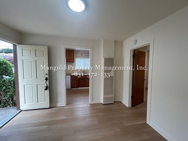 Foto del edificio - 842 Laine St