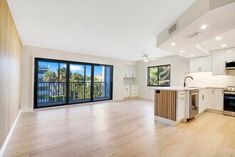 Building Photo - 1605 S US Hwy 1