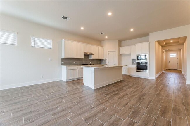 Building Photo - 178 Brooks Ranchi Dr