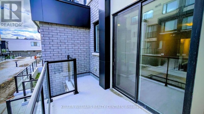 Building Photo - 1660 Victoria Park Ave