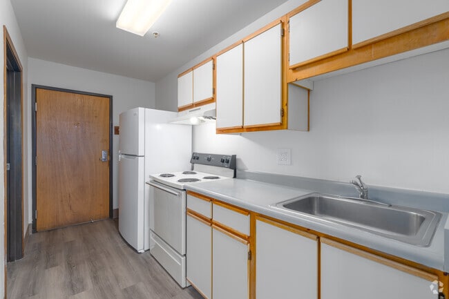Studio - 369SF - Kitchen - WestShore Apartments