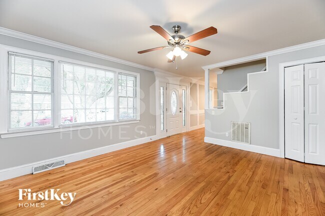 Foto del edificio - 312 Rose Ln