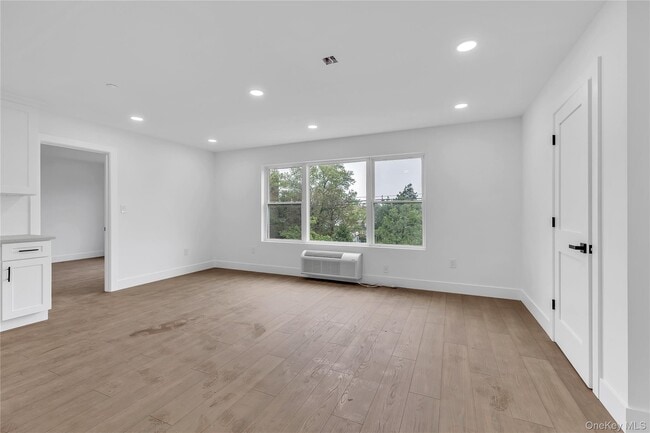 Foto del edificio - 74 Broadway