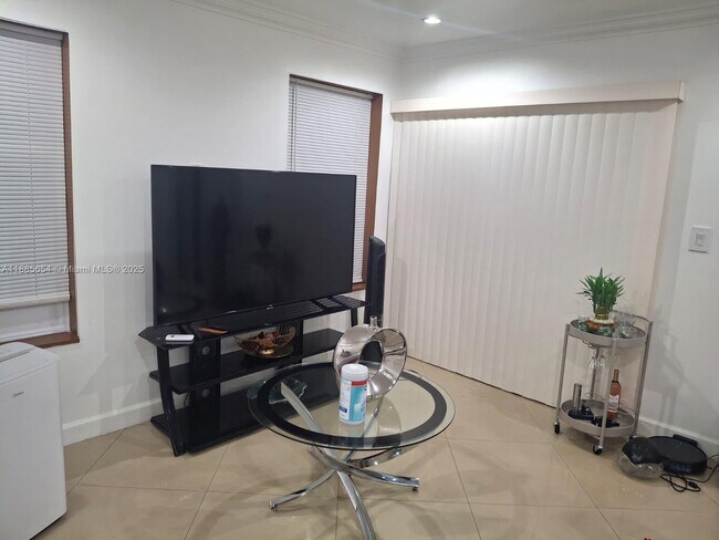 Foto del edificio - 17565 NW 67th Pl