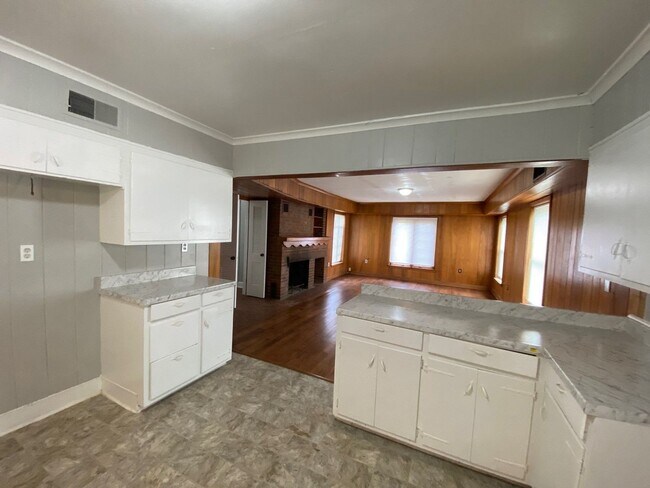 Foto del edificio - 4320 Bishop Hills Dr