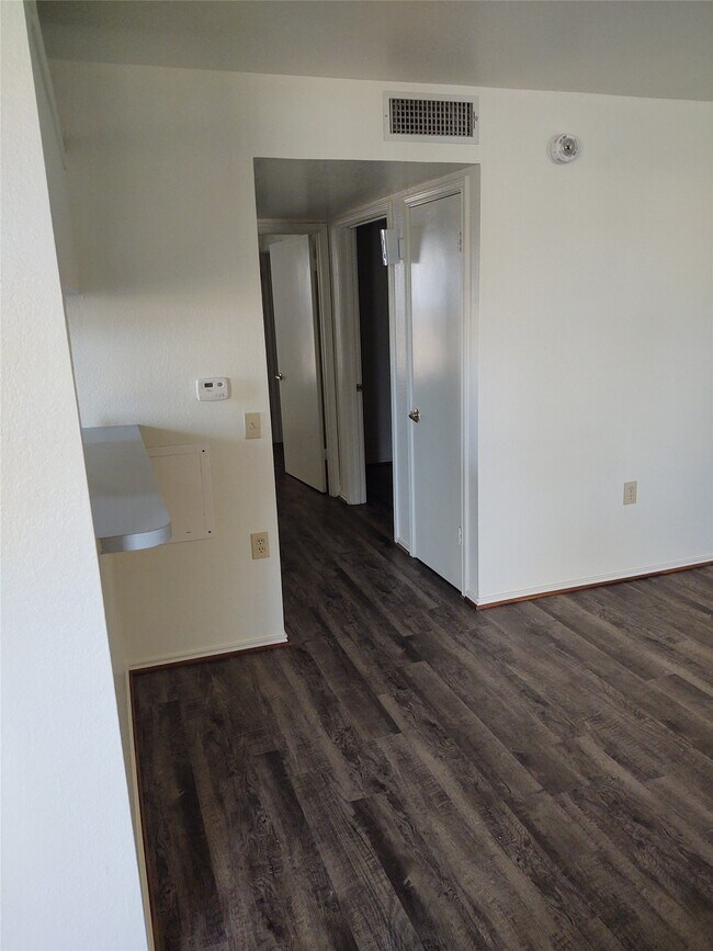 Foto del edificio - 716 Gardner Dr