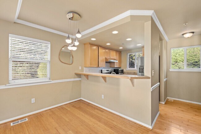 Foto del edificio - Well-appointed 3-Bedroom Townhome Near Downtown Kenmore & Bothell