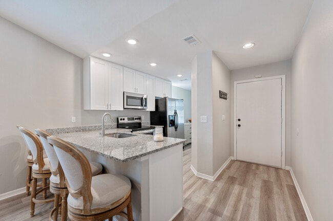 Updated kitchen - 3568 Raintree Ln