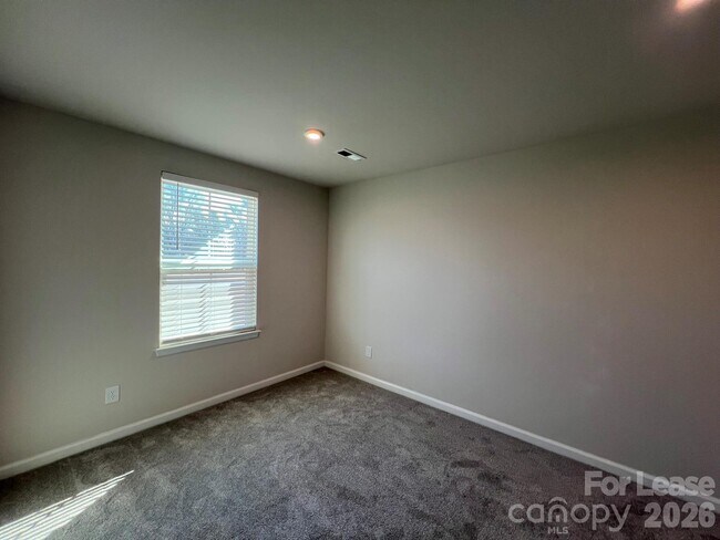 Foto del edificio - 1965 Stallings Rd