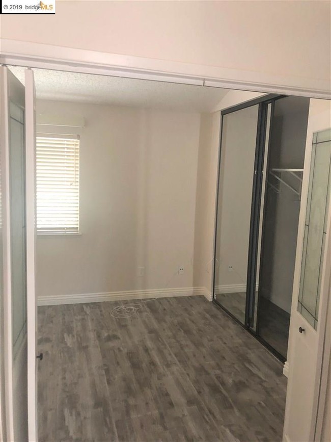 Foto del edificio - 1617 Somerset Pl