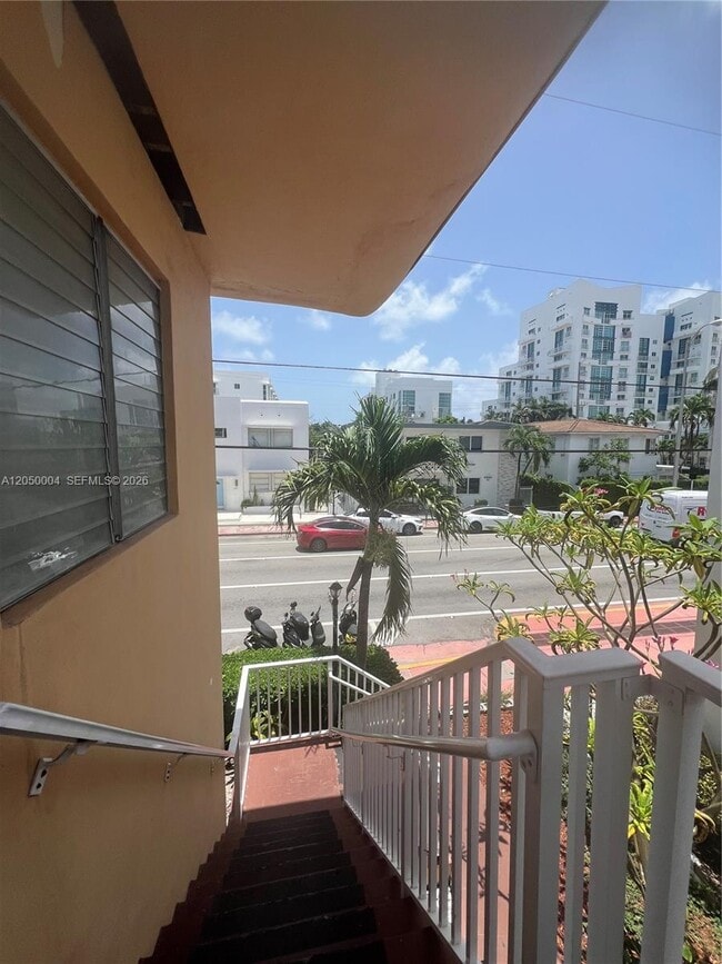 Foto del edificio - 7720 Harding Ave