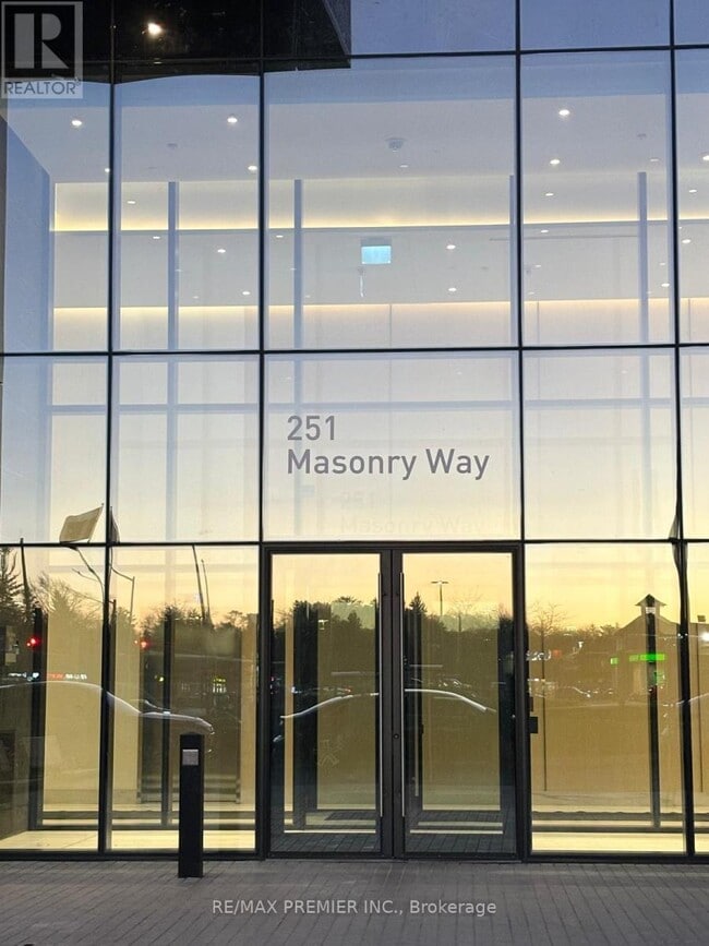 Building Photo - 251-251 Masonry Wy