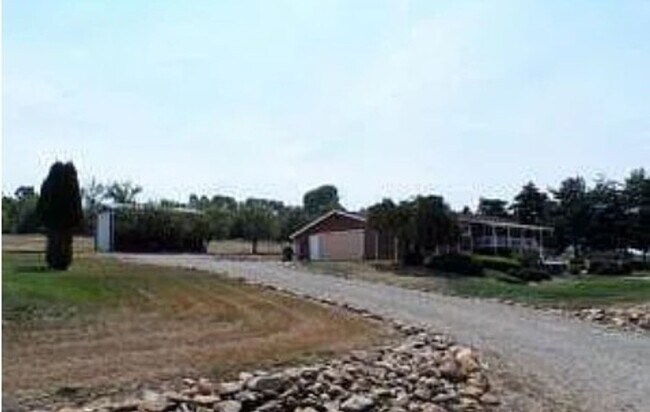 Foto del edificio - 5 bed, 2 bath Hamilton home on 1.32 acres