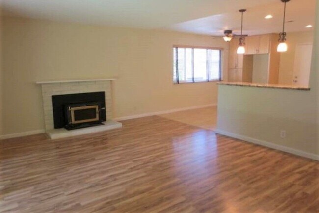 Building Photo - 118 Croydon Ct