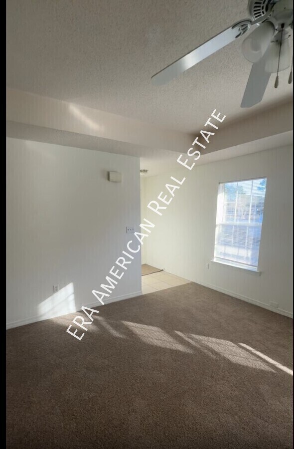Foto del edificio - 1309 Dogwood Ave