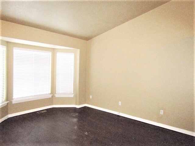 Foto del edificio - 6871 Mineral Mt Dr