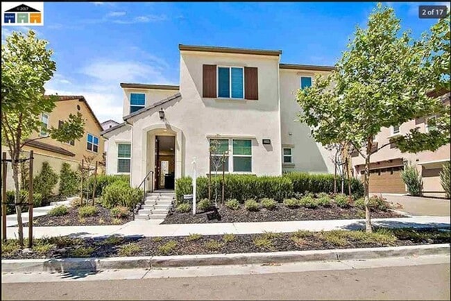 Building Photo - $3,790 - GORGEOUS 3 BEDROOM HOME IN EAST D...