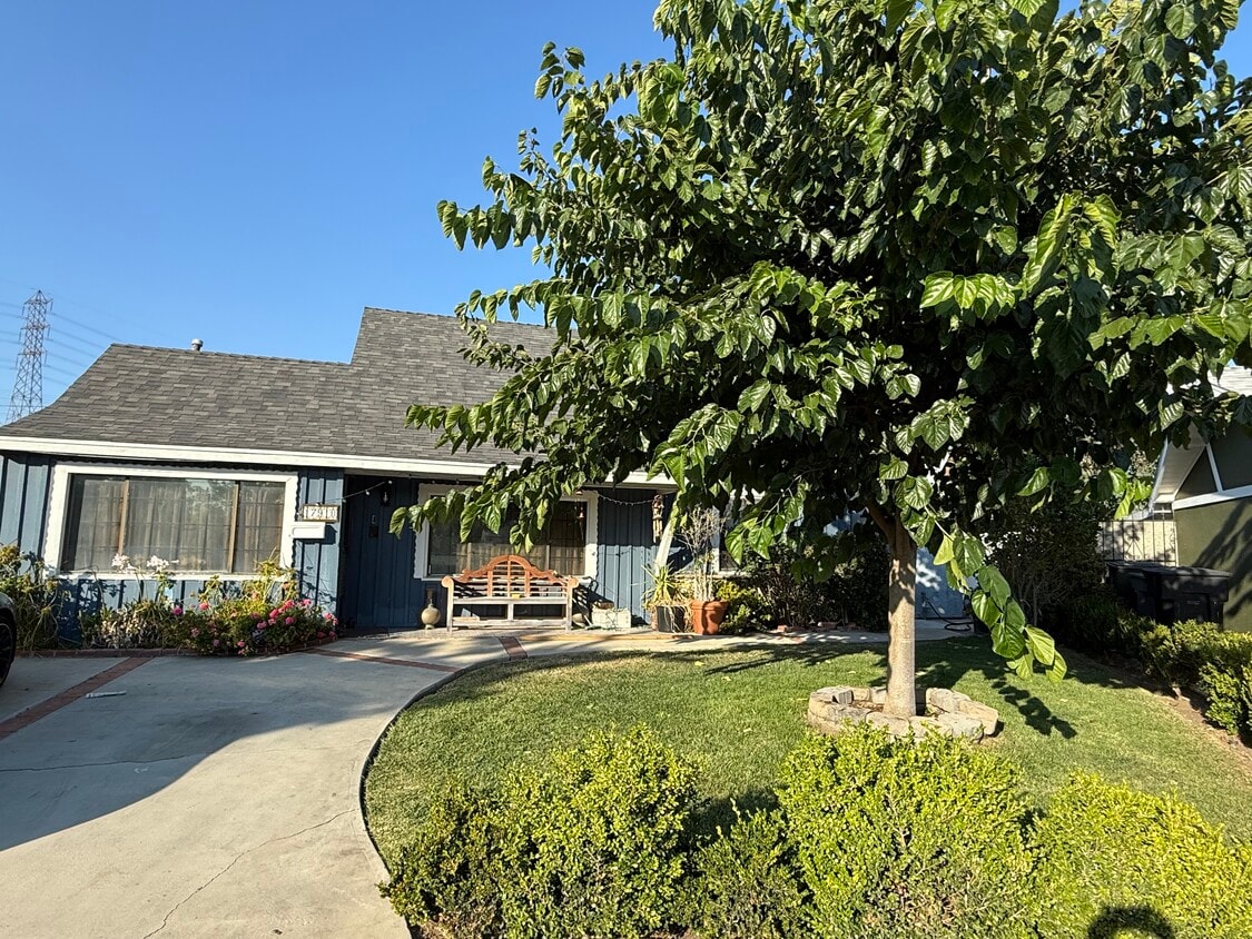 Primary Photo - 17910 Cordary Ave