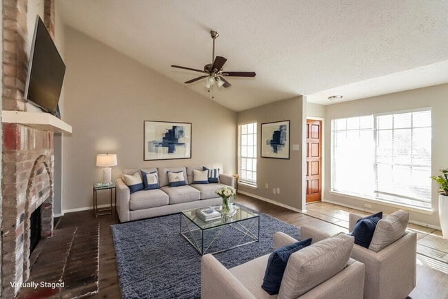 Foto del edificio - 13916 Bonnercrest Dr