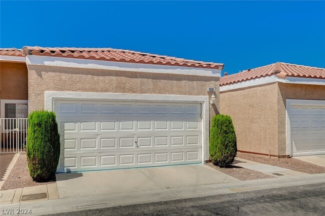 Building Photo - 2830 Serenidad Dr