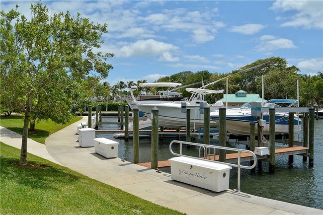 Building Photo - 1508 NE Outrigger Landings Dr