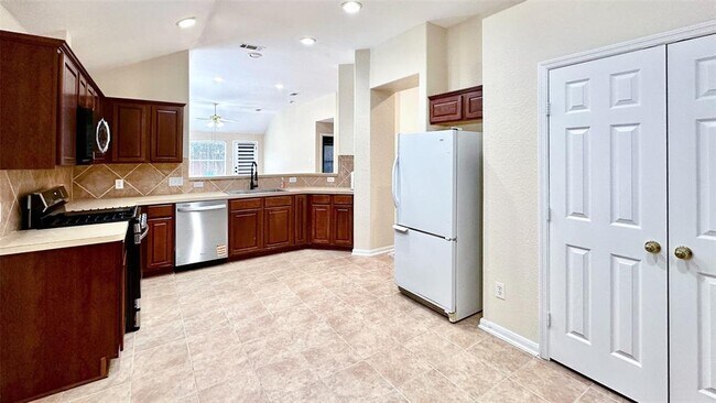 Building Photo - 18115 Rose Hill Park Ln